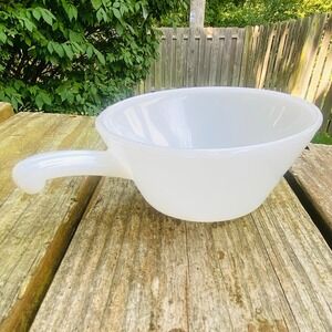 VTG Anchor Hocking Fire King White Milk Glass‎ Soup Bowl 5" Handle Cereal Chili